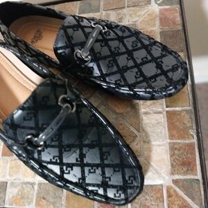 Men's Black Loafers with Patterned Design